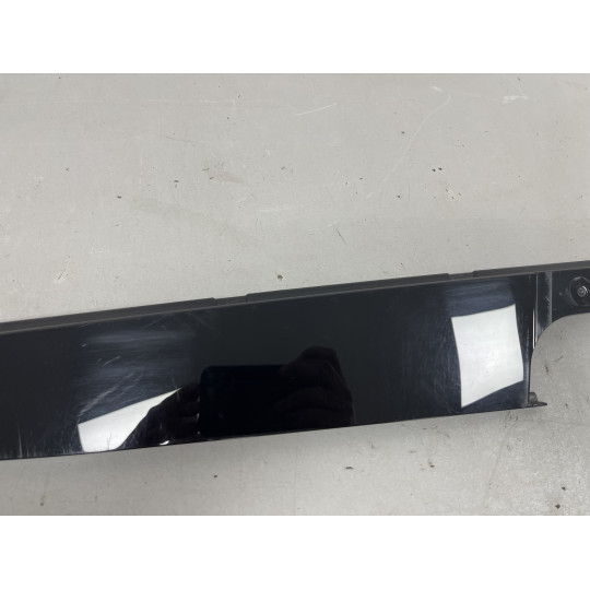 Накладка наружной двери справа AUDI Q5 8R0837902 2008-2016