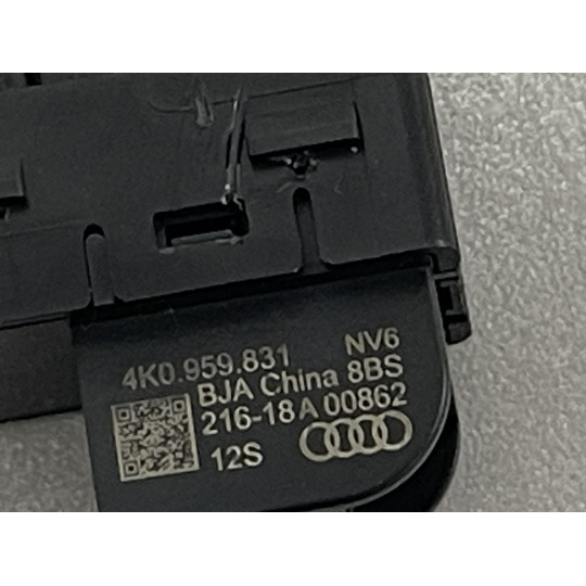 Кнопка крышки багажника AUDI E-Tron 4K0959831 2019-