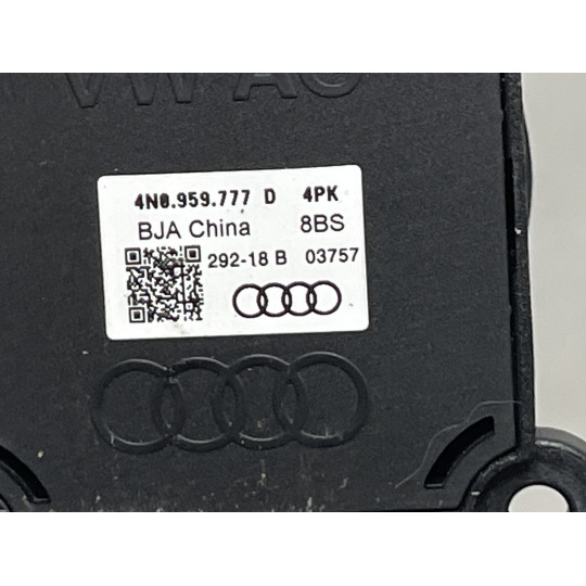 Кнопка регулювання сидіння AUDI E-Tron 4N0959777D 2019-