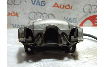 Передний правый тормозной суппорт AUDI A4 8W0615124 2016-2020