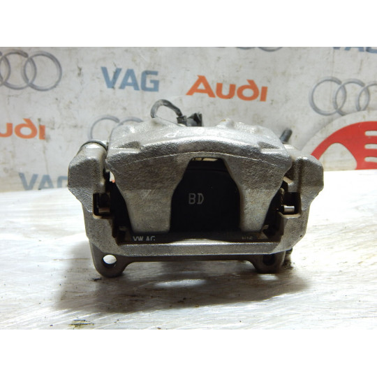 Задний правый тормозной суппорт AUDI A4 8W0615404 2016-2021