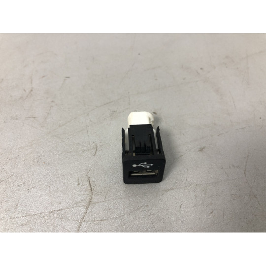 Гніздо USB BMW X3 G01 84109229294 2017-