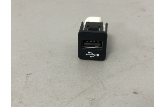 Гніздо USB BMW X3 G01 84109229294 2017-