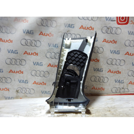 Обшивка стойки левой AUDI A4 8W0867243D 2016-2020