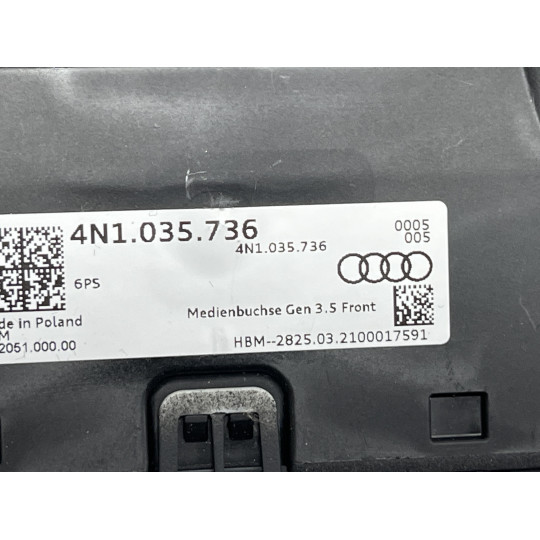 Разъем для подключения устройств AUDI E-Tron 4N1035736 2019-