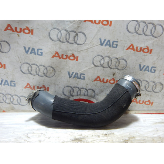 Патрубок интеркулера AUDI A4 8W0145737A 2008-2016