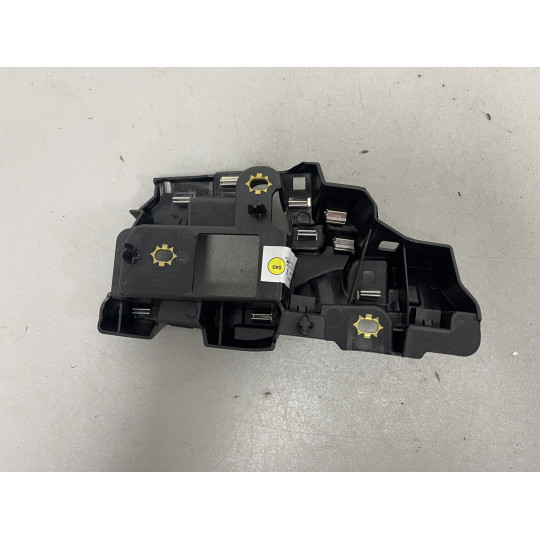 Кронштейн дефлектора AUDI E-Tron 4KR857735 2019-