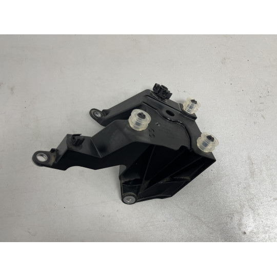 Кріплення блоку керування ABS Volkswagen ID.4 1EC614335D 2023-