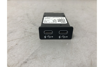 Двойное USB гнездо BMW iX1 U11 84105A57B32 2022-