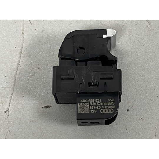 Кнопка кришки багажника AUDI E-Tron 4K0959831 2019-