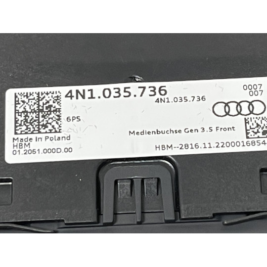 Разъем для подключения устройств AUDI E-Tron 4N1035736 2019-