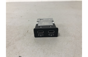 Гніздо USB подвійне BMW i4 G26 84108711938 2021-