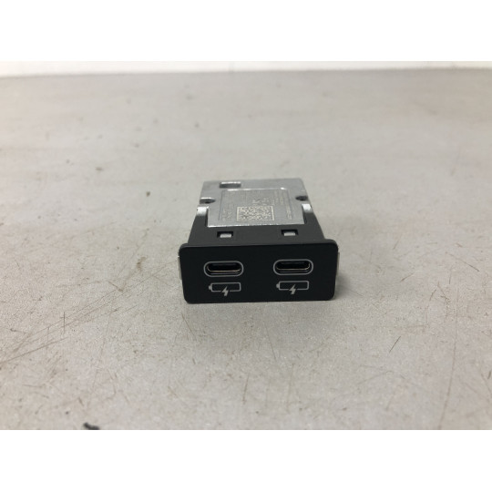 Двойное USB гнездо BMW i4 G26 84108711938 2021-