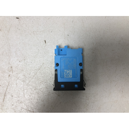 USB гнездо BMW i4 G26 84108711940 2021-