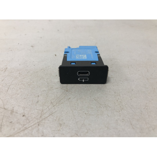 USB гнездо BMW i4 G26 84108711940 2021-