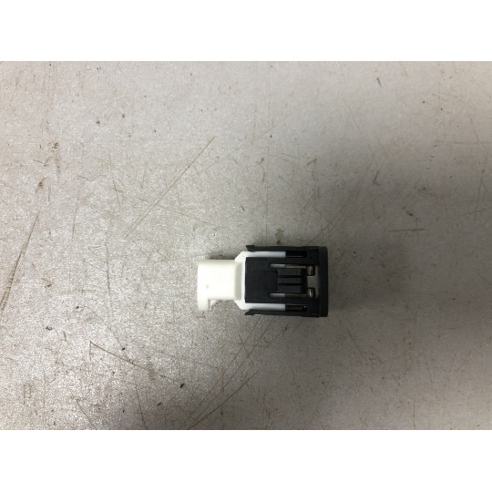 USB гнездо BMW i4 G26 84109229294 2021-