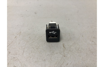 Гніздо USB BMW i4 G26 84109229294 2021-