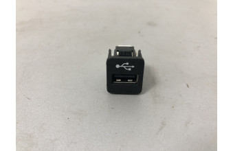 USB разъем BMW X5 G05 84109229294 2018-