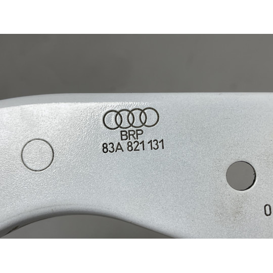 Кронштейн крила AUDI Q3 83A821131 2019-