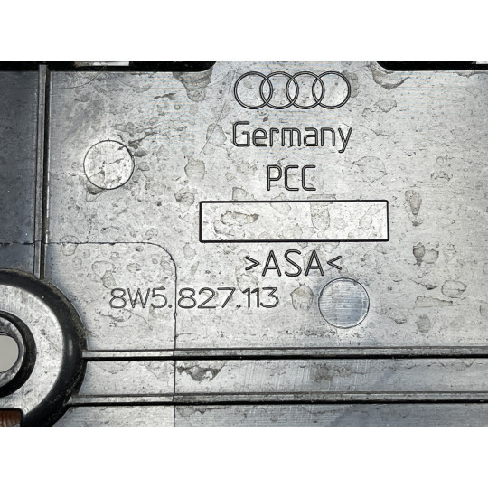 Накладка номерного знака AUDI A4 8W5827113 2016-2022