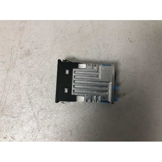 Гніздо USB BMW 3 G20 84108711939 2019-