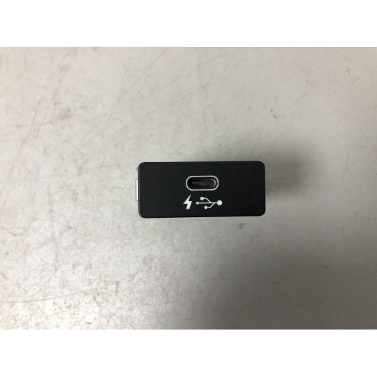 Гніздо USB BMW 3 G20 84108711939 2019-