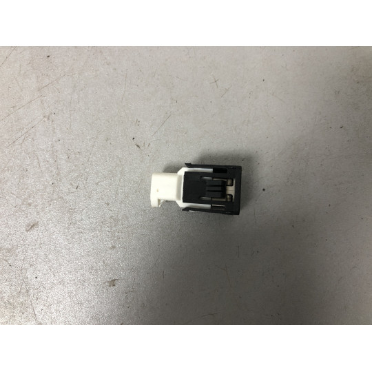 Гніздо USB BMW 3 G20 84109229294 2019-