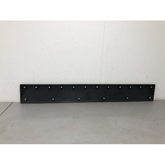 Декоративна накладка кузова права Mercedes eSprinter Panel Van W910 A9106906800 2020-