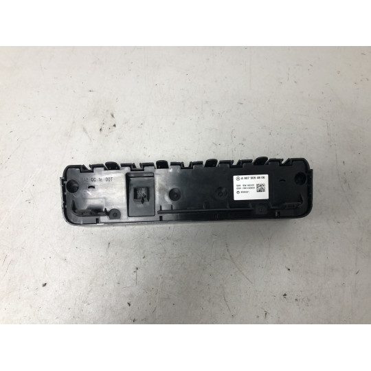 Панель керування кліматконтролем Mercedes eSprinter Panel Van W910 A9079054806 2020-