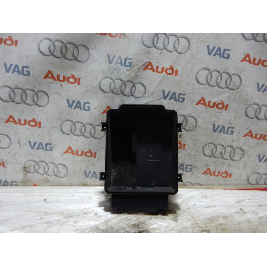 Зарядное устройство AUDI Q7 4N0035502B 2019-2021