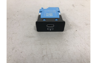 USB разъем BMW i4 G26 84105A84161 2021-