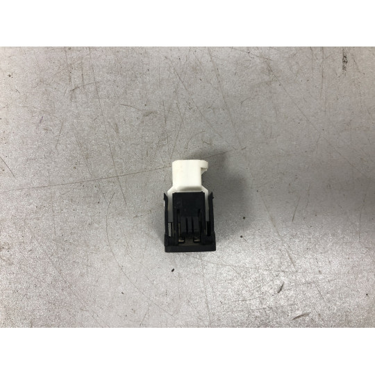 USB гнездо BMW i4 G26 84109229294 2021-