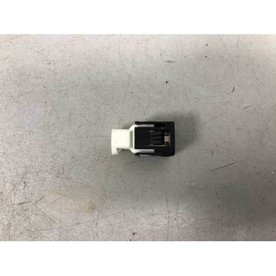 USB гнездо BMW i4 G26 84109229294 2021-