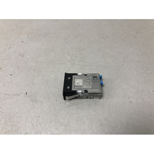 Гніздо USB подвійне BMW i4 G26 84105A84160 2021-