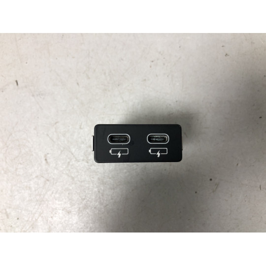 Гніздо USB подвійне BMW i4 G26 84105A84160 2021-