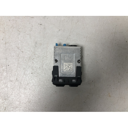 Двойное USB гнездо BMW i5 G60 84105A27DE6 2023-