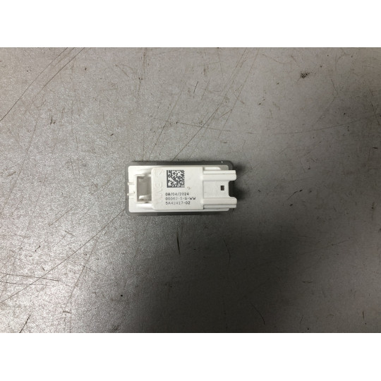 Плафон салона BMW i5 G60 63315A42417 2023-