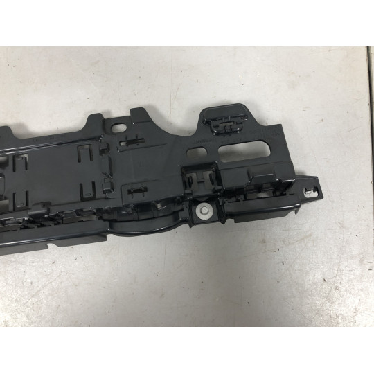 Крепление порога правое BMW i5 G60 51775A1C2C4 2023-