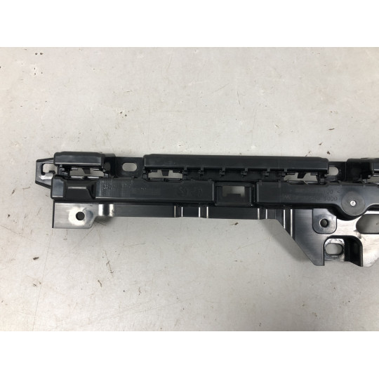 Кріплення порога праве BMW i5 G60 51775A1C2B8 2023-