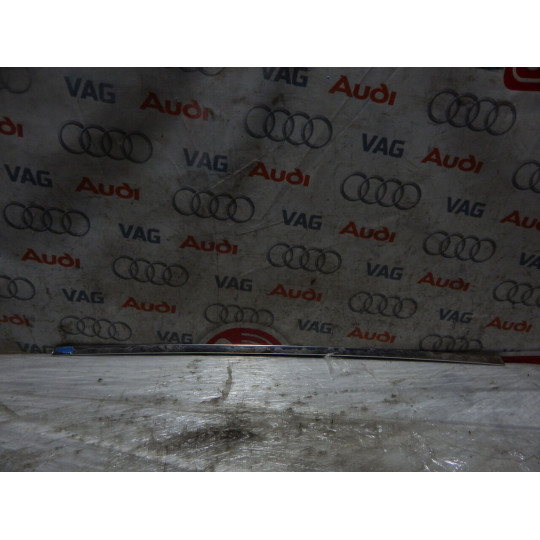 Накладка дверей слева хром AUDI Q7 4M0853907C 2016-2021