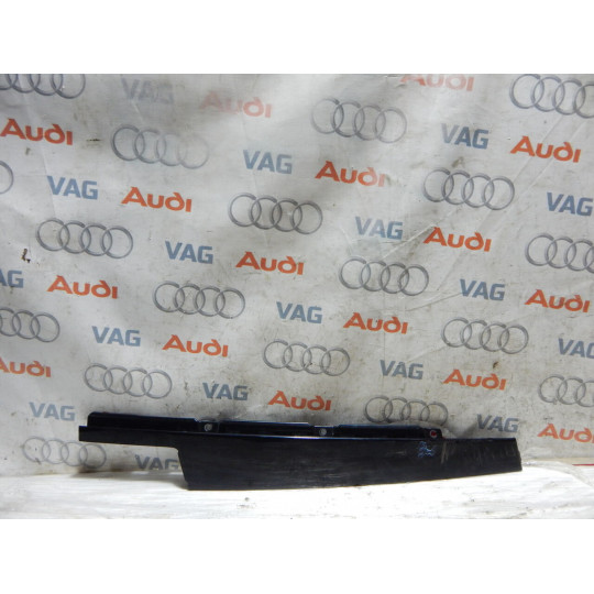 Накладка дверей ліва зовнішня AUDI Q7 4M0837901 2008-2012