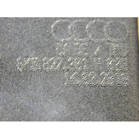 Петля з дугою кришки багажника ліва AUDI A4 8K5827301H 2008-2012