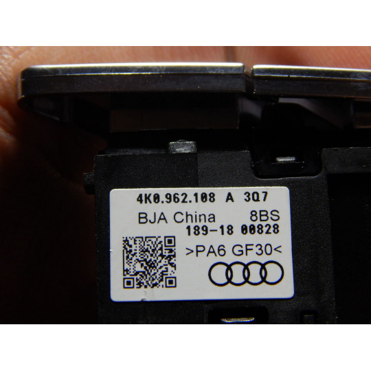 Кнопка замку дверей AUDI A6 4K0962108A 2016-2021