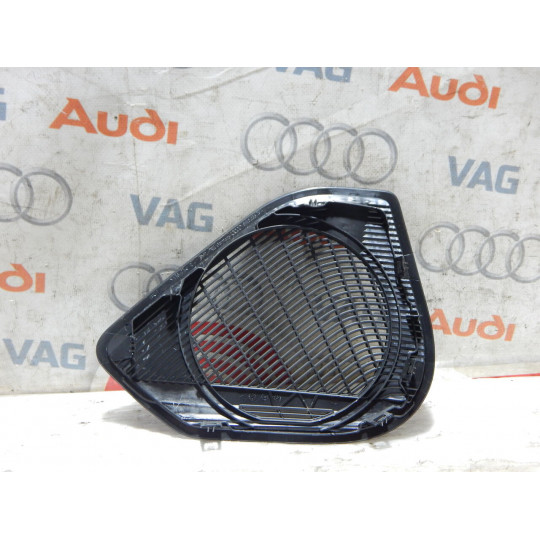 Решетка динамика правых дверей AUDI A4 8W0035294 2016-2021