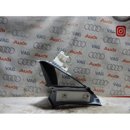 Обшивка салону права AUDI A4 8W5867288B 2016-2020