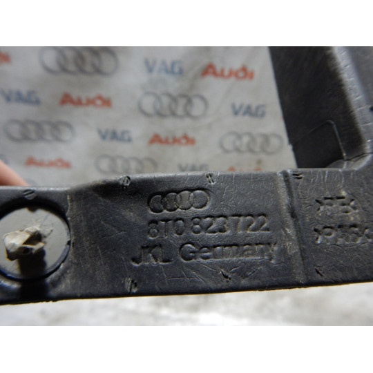 Уплотнитель капота AUDI A4 8T0823722 2008-2016