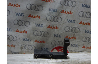 Уплотнитель капота AUDI A4 8T0823722 2008-2016