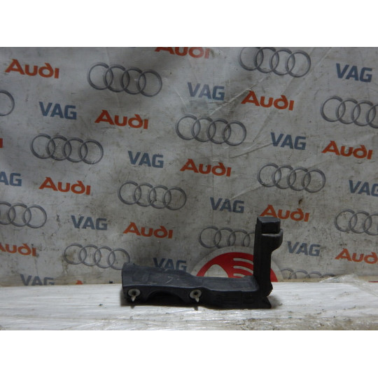 Уплотнитель капота AUDI A4 8T0823722 2008-2016