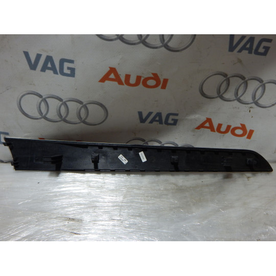 Накладка дверей AUDI A4 8K0867410 2008-2016