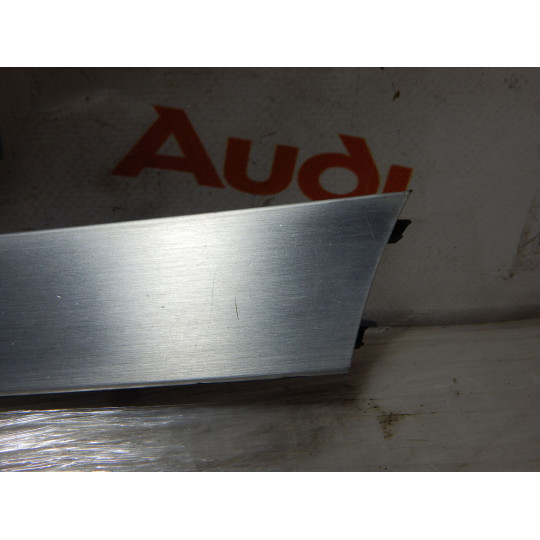 Накладка дверей AUDI A4 8K0867410 2008-2016